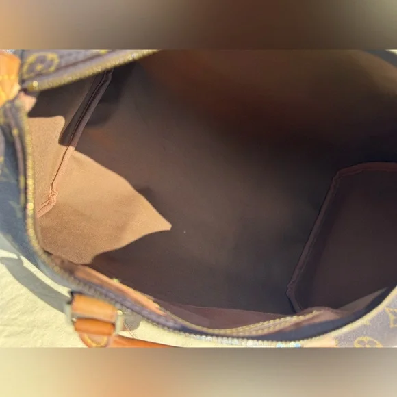 Authentic Louis Vuitton Speedy 35 Monogram - Picture 12 of 16